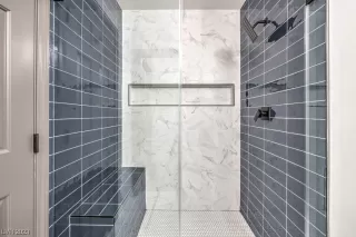 Photo #3: 2503922 Listing