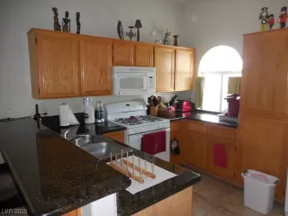 Photo #3: 2503925 Listing