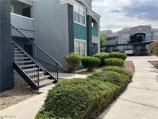 Photo #3: 2503928 Listing