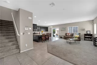 Photo #5: 2503954 Listing