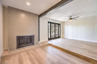 Photo #2: 2504018 Listing 