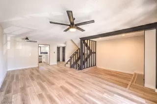 Photo #4: 2504018 Listing 