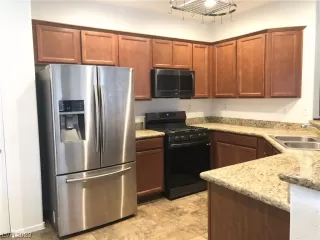 Photo #1: 2504027 Listing