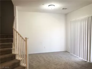 Photo #5: 2504027 Listing