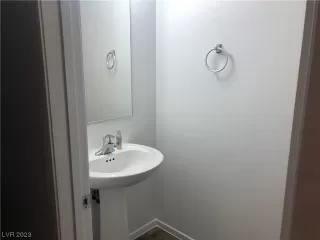 Photo #6: 2504027 Listing