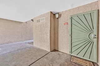 Photo #1: 2504057 Listing