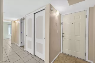 Photo #2: 2504057 Listing