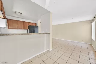 Photo #6: 2504057 Listing