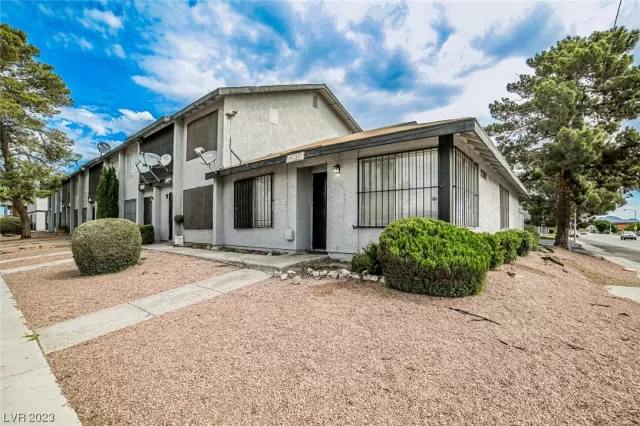 MLS: 2504072 Condo For Sale