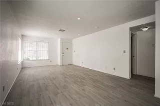 Photo #1: 2504072 Listing 