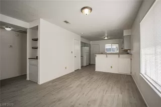 Photo #5: 2504072 Listing 