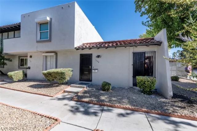 MLS: 2504077 Condo For Sale