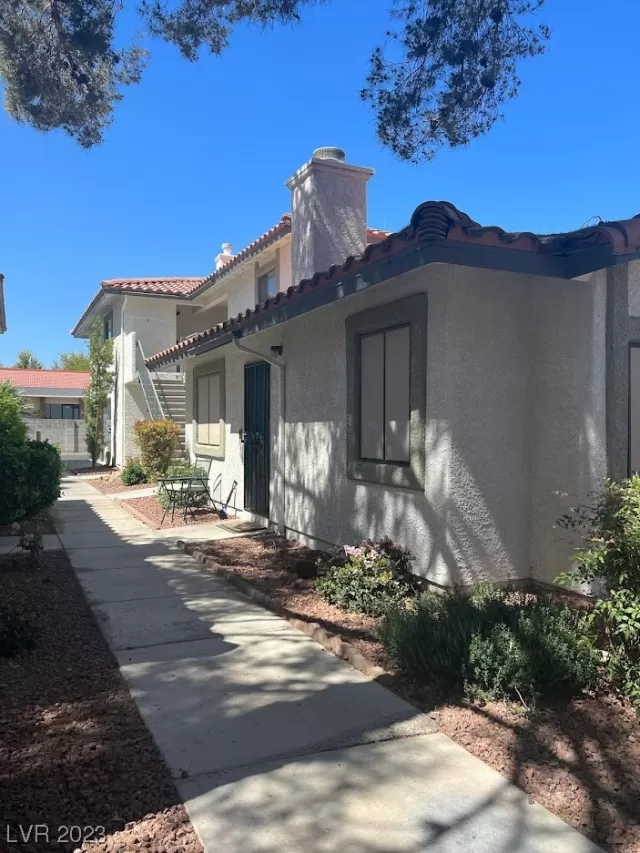 MLS: 2504080 Condo For Sale