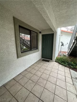 Photo #2: 2504080 Listing 