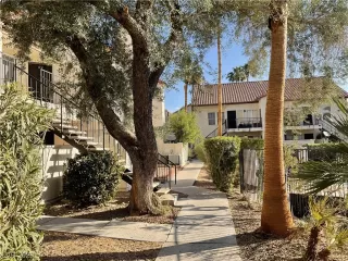 Photo #1: 2504085 Listing 