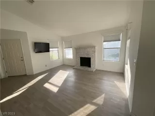 Photo #4: 2504085 Listing 