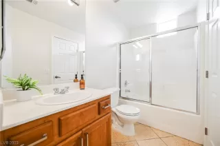 Photo #2: 2504107 Listing 