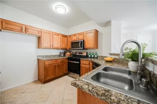 Photo #5: 2504107 Listing 