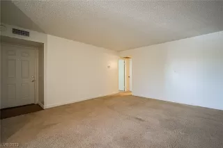 Photo #3: 2504130 Listing 