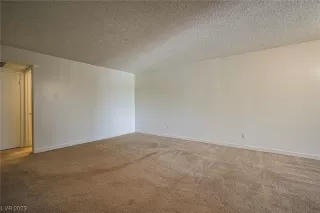 Photo #4: 2504130 Listing 