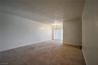 Photo #5: 2504130 Listing 