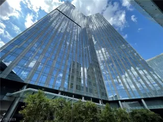 Photo #1: 2504138 Listing 