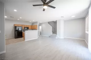 Photo #1: 2504156 Listing