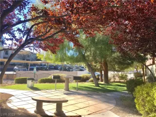 Photo #2: 2504172 Listing 