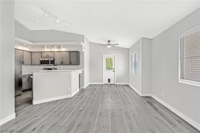 MLS: 2504194 Condo For Sale