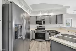 Photo #3: 2504194 Listing 