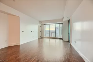 Photo #4: 2504207 Listing