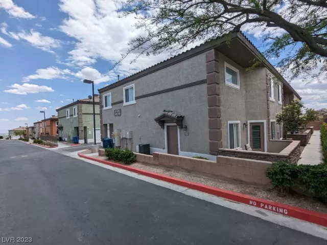 MLS: 2504227 Condo For Sale