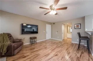 Photo #5: 2504233 Listing 