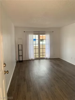 Photo #4: 2504234 Listing 
