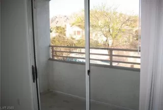 Photo #5: 2504242 Listing 