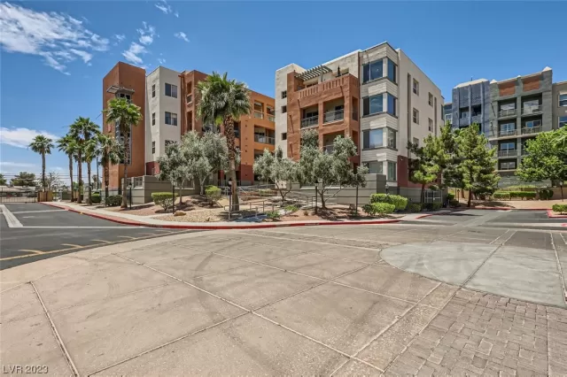 MLS: 2504268 Condo For Sale