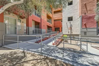 Photo #1: 2504268 Listing 