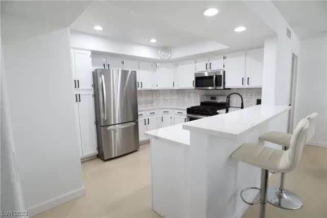 MLS: 2504269 Condo For Sale