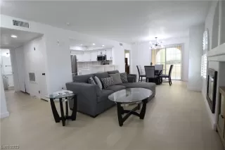 Photo #6: 2504269 Listing