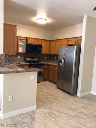 Photo #2: 2504276 Listing 