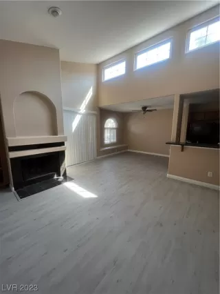Photo #2: 2504287 Listing