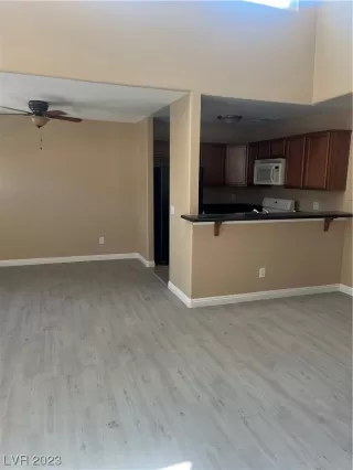Photo #4: 2504287 Listing