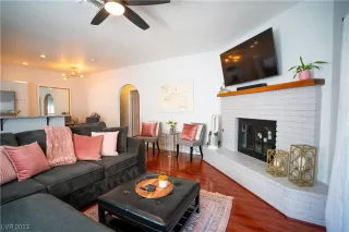 Photo #3: 2504290 Listing