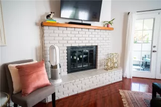 Photo #4: 2504290 Listing