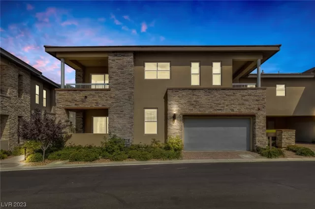 MLS: 2504353 Condo For Sale