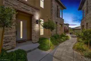 Photo #2: 2504353 Listing 