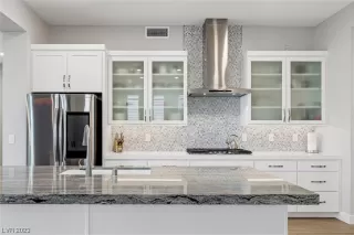 Photo #4: 2504353 Listing 