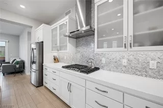 Photo #5: 2504353 Listing 