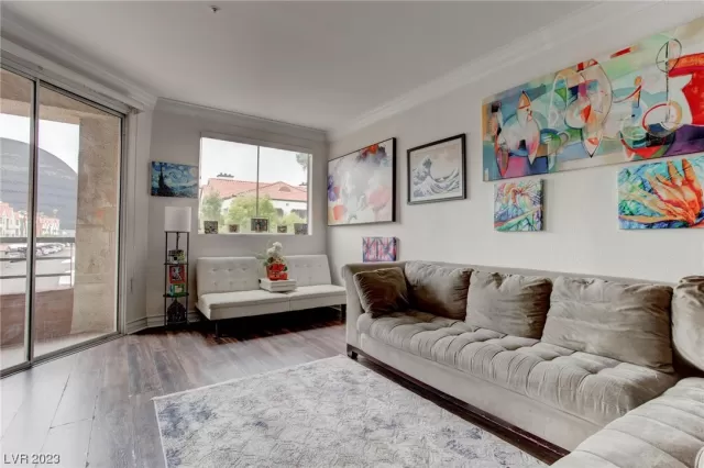 MLS: 2504373 Condo For Sale