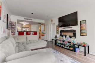 Photo #5: 2504373 Listing